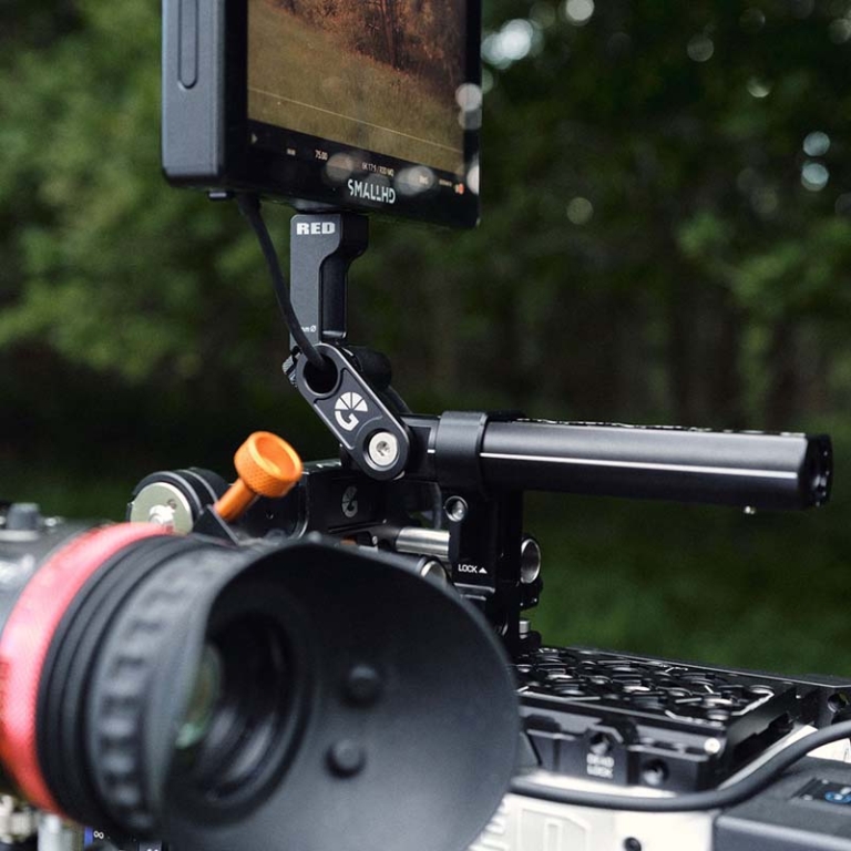 DSMC3 7" touch screen mounted on monitor mount with v-raptor